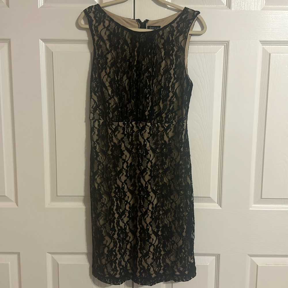 Women’s‎ sleeveless black lace nude lined midi dress size large